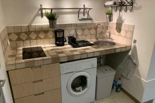 Well-located Apartment In Avignon