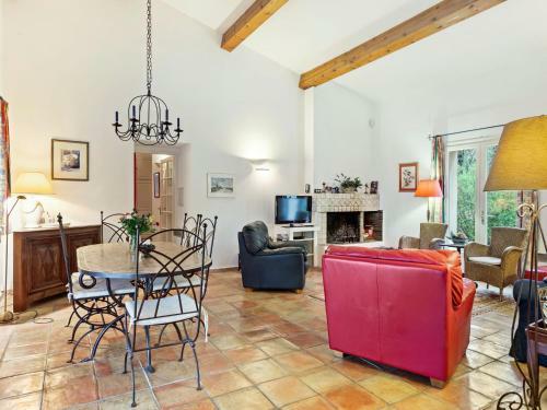 Lavish Villa In Bagnols-en-for�t With Swimming Pool