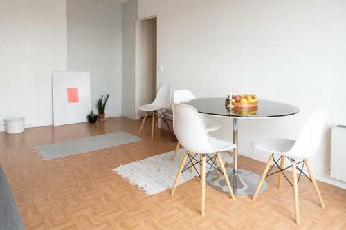 Charming Apartment Near Paris