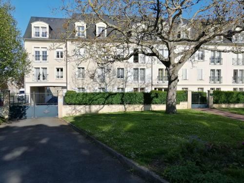 Cosy Apartment In Bayeux With Heating Facility