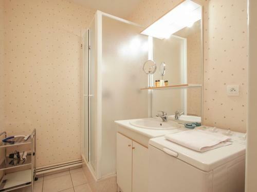 Cosy Apartment In Bayeux With Heating Facility