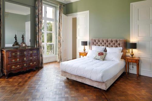 Bayeux Chateau Sleeps 18