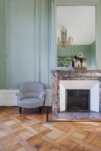 Bayeux Chateau Sleeps 18