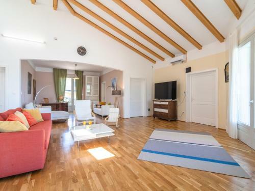 Luxury Villa With Private Swimming Pool In Oupia