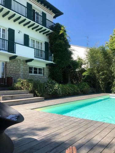 Villa With Swimming Pool In Bayonne Town Centre