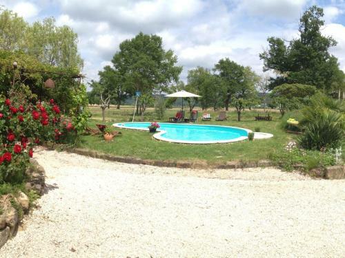 Majestic Holiday Home In Berdoues With Garden