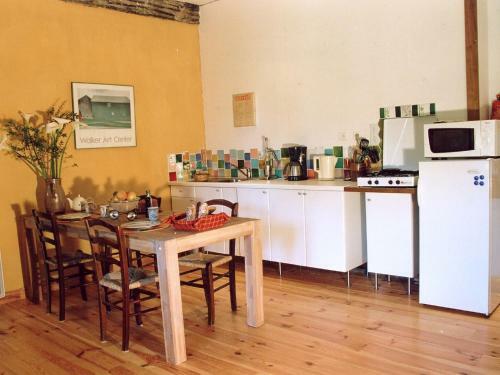 Majestic Holiday Home In Berdoues With Garden
