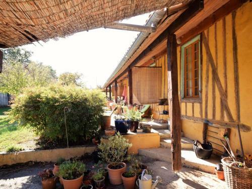 Majestic Holiday Home In Berdoues With Garden