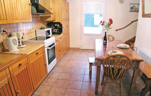 Apartamentos Nice Home In Inxent With Wifi And 0 Bedrooms