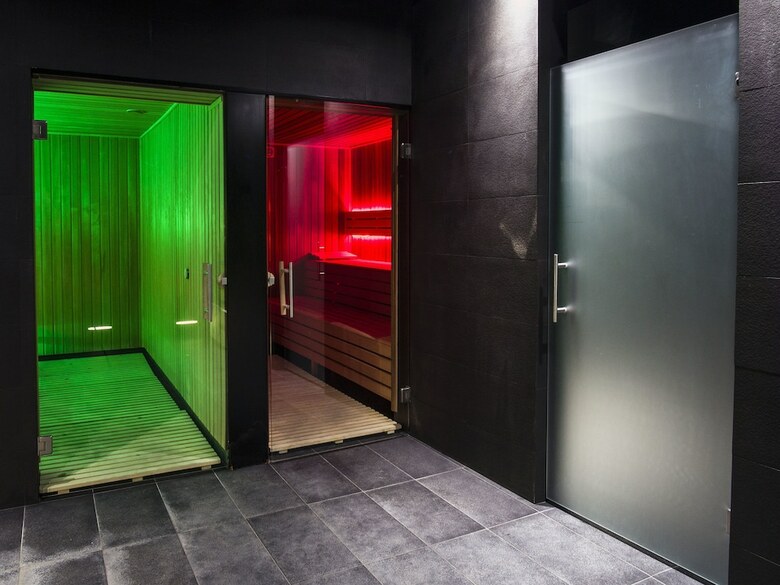 Mhotel