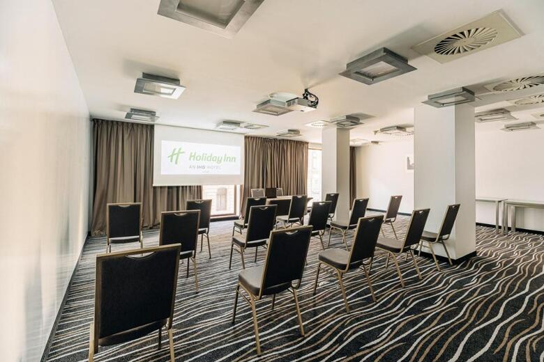 Hotel Holiday Inn ?�d?