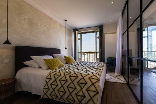 Beachview Keyweek Beachfront Renovated Apartment With Parking In Biarritz