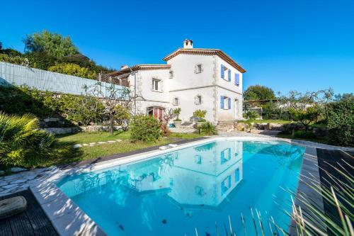 Villa Marine Charming Villa With Garden In Biot