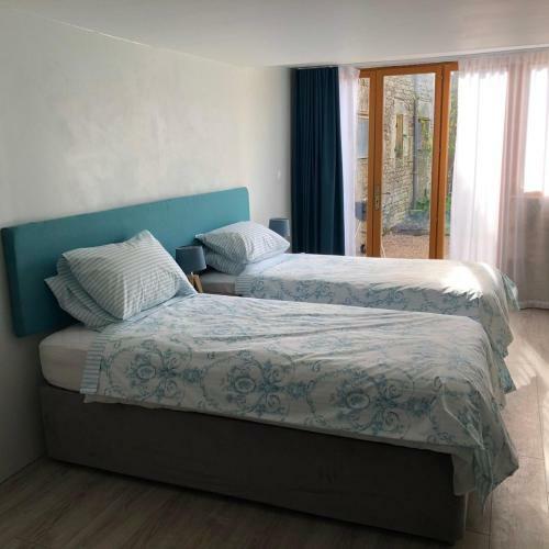 Blacksmiths Apartment In Blanzay - 1 Bed