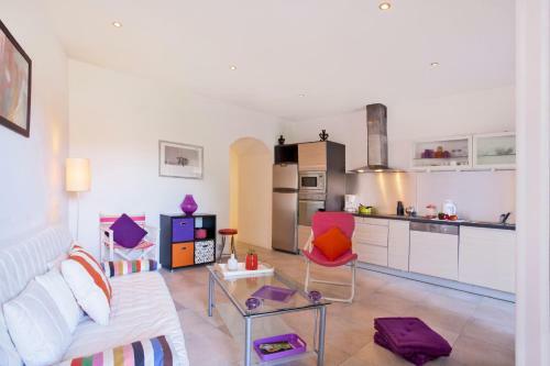 Casa Estel - Blue Apartment In Downtown Of Erbalunga