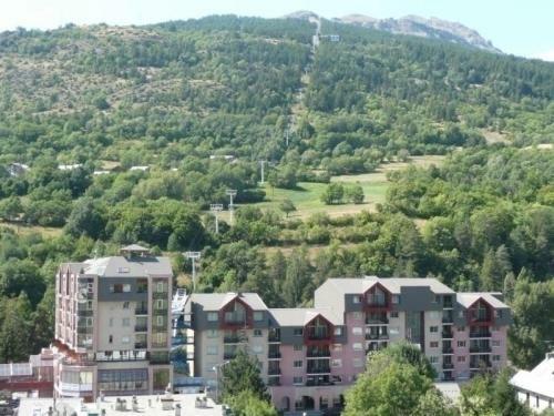 Apartamento Appartement Brian�on, 2 Pi�ces, 5 Personnes - Fr-1-330c-25