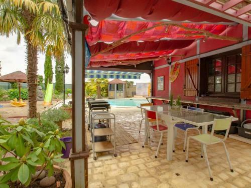 G�te Buch�res, 2 Pi�ces, 4 Personnes - Fr-1-543-33