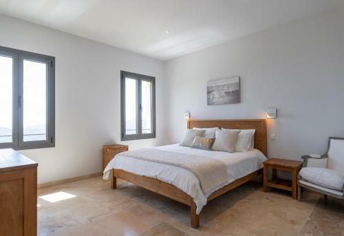 Cabris Villa Sleeps 14 With Pool And Air Con