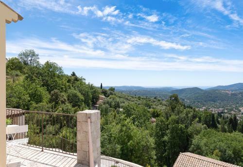 Cabris Villa Sleeps 14 With Pool And Air Con