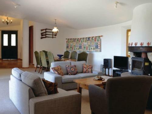 Peaceful Spacious 3 Bed Villa