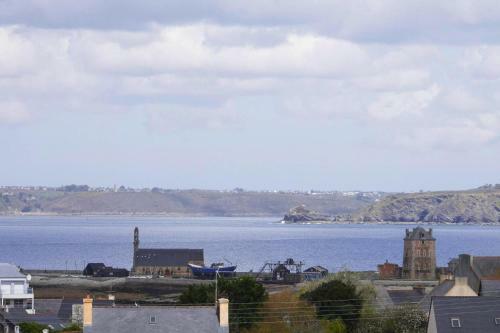 Apartamento Holiday Flat Camaret-sur-mer - Bre06105f-p