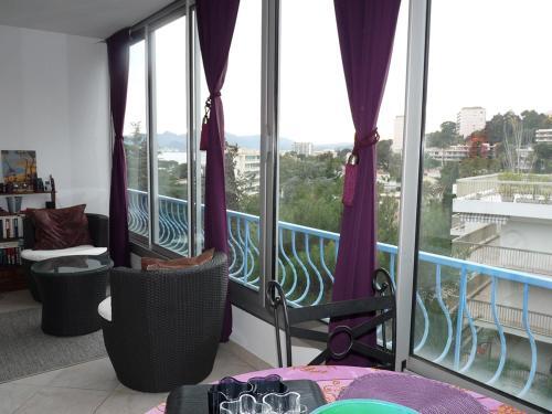 Cannes Apartment Sleeps 4 Air Con Wifi