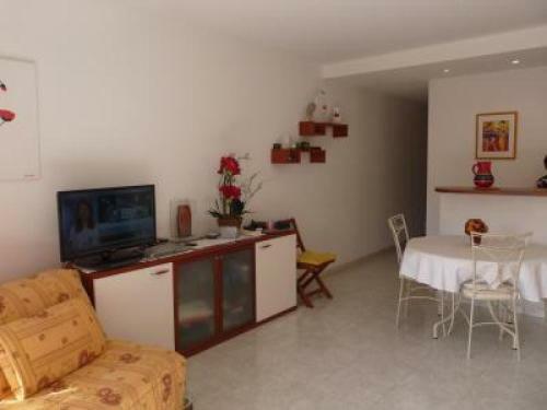 Cannes Apartment Sleeps 4 Air Con