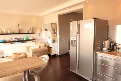 Cannes Apartment Sleeps 6 Pool Air Con Wifi