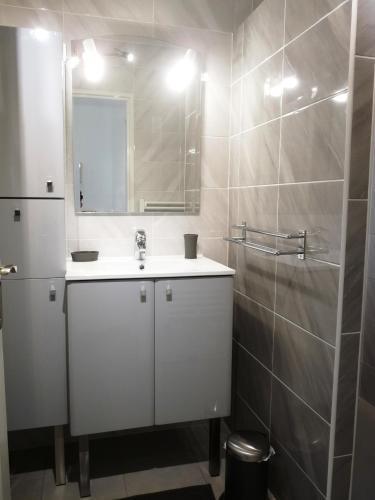 Cannes Apartment Sleeps 3 Air Con Wifi