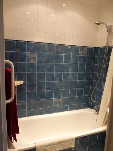 Cannes Apartment Sleeps 5 Air Con Wifi