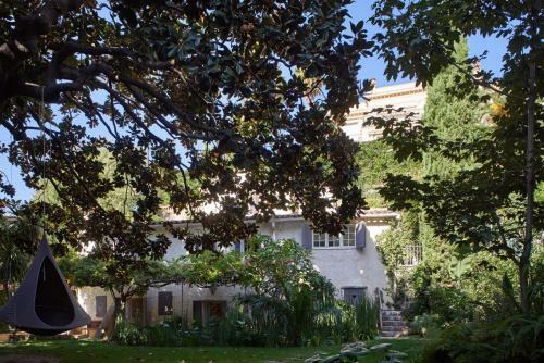Villa Surrounded By Greenery - Villa Les Pins