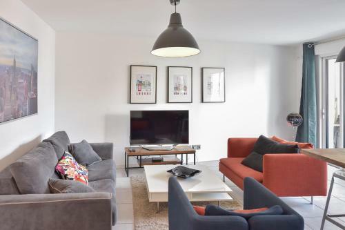 Kikiloue Modern Apartment With Swimming Pool Cannes Palm Beach