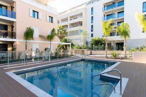 Kikiloue Modern Apartment With Swimming Pool Cannes Palm Beach