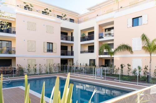 Kikiloue Modern Apartment With Swimming Pool Cannes Palm Beach