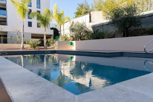 Kikiloue Modern Apartment With Swimming Pool Cannes Palm Beach