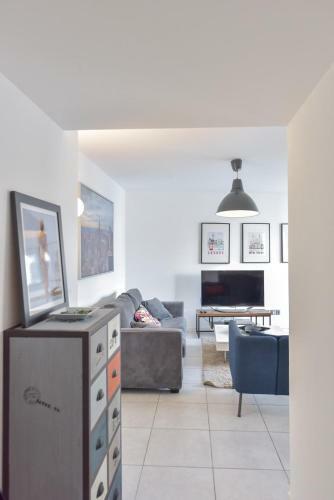 Kikiloue Modern Apartment With Swimming Pool Cannes Palm Beach