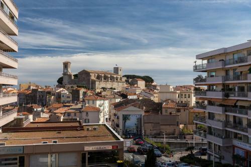 Cannes Apartment Sleeps 5 Air Con Wifi