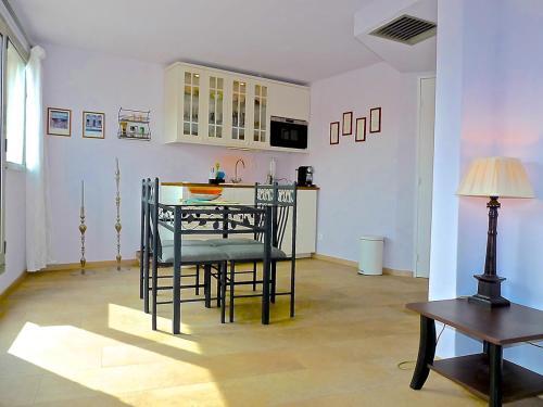 Cannes Apartment Sleeps 7 Pool Air Con Wifi