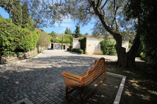 Luxury Villa In Cannes Hills