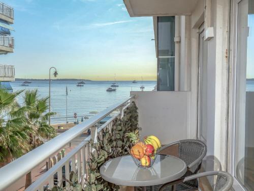 Apartment Reine Astrid-3