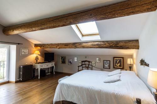 Stunning Property Between Alpilles And Luberon