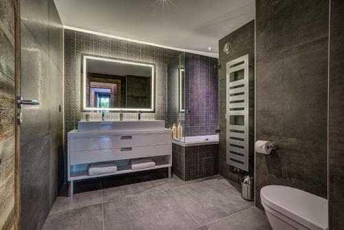 Big Rock Luxury 4/5br/4ba Apartment In Chamonix Centre