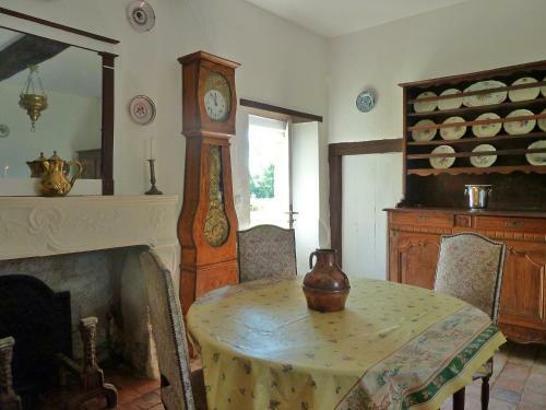 Dependance Of A 16th Century Castle Listed As An Historical Monument!