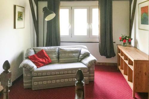 Holiday Home Ch�teauneuf-du-faou - Bre06105i-f