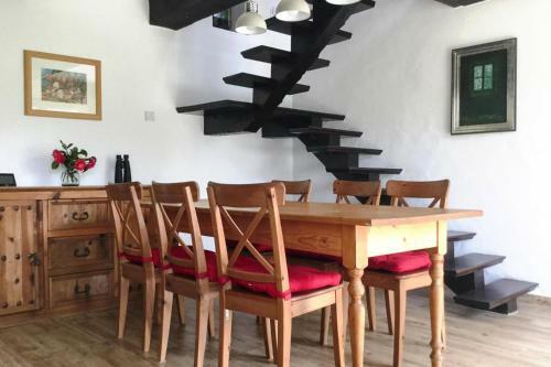 Holiday Home Ch�teauneuf-du-faou - Bre06105i-f