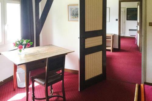 Holiday Home Ch�teauneuf-du-faou - Bre06105i-f