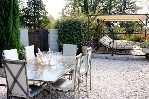 Cuers Villa Sleeps 12 With Pool Air Con And Wifi