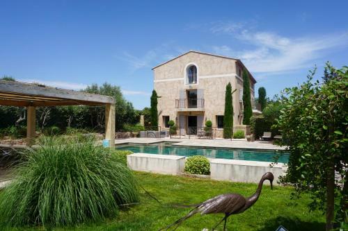 Cuers Villa Sleeps 12 With Pool Air Con And Wifi