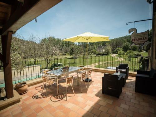 Majestic Villa In Daglan With Private Pool