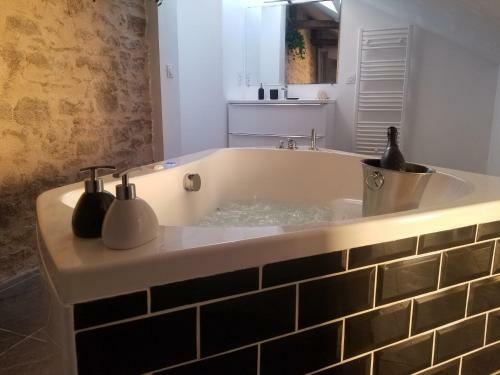 Apartamento Suite Romantique Avec Baln�o Commerces � Pieds Dinan